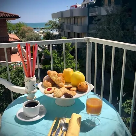 Room In Bb - Hotel Villa Alexandra - Double Room By The Sea *